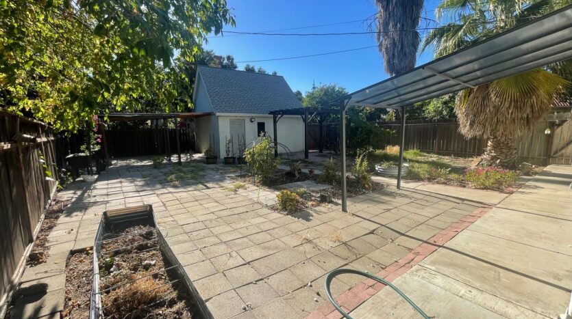 2233 Dwight Way - Stockton - California - 2 bed, 1 bath rental property