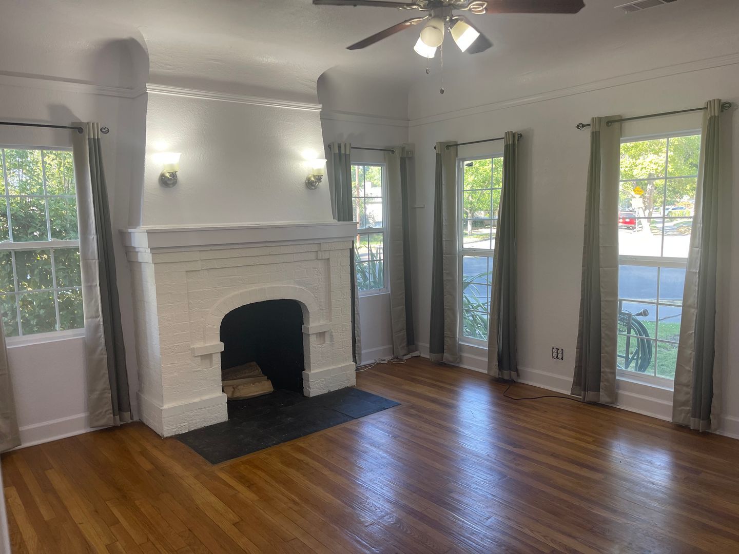 2233 Dwight Way - Stockton - California - 2 bed, 1 bath rental property
