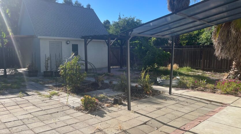 2233 Dwight Way - Stockton - California - 2 bed, 1 bath rental property
