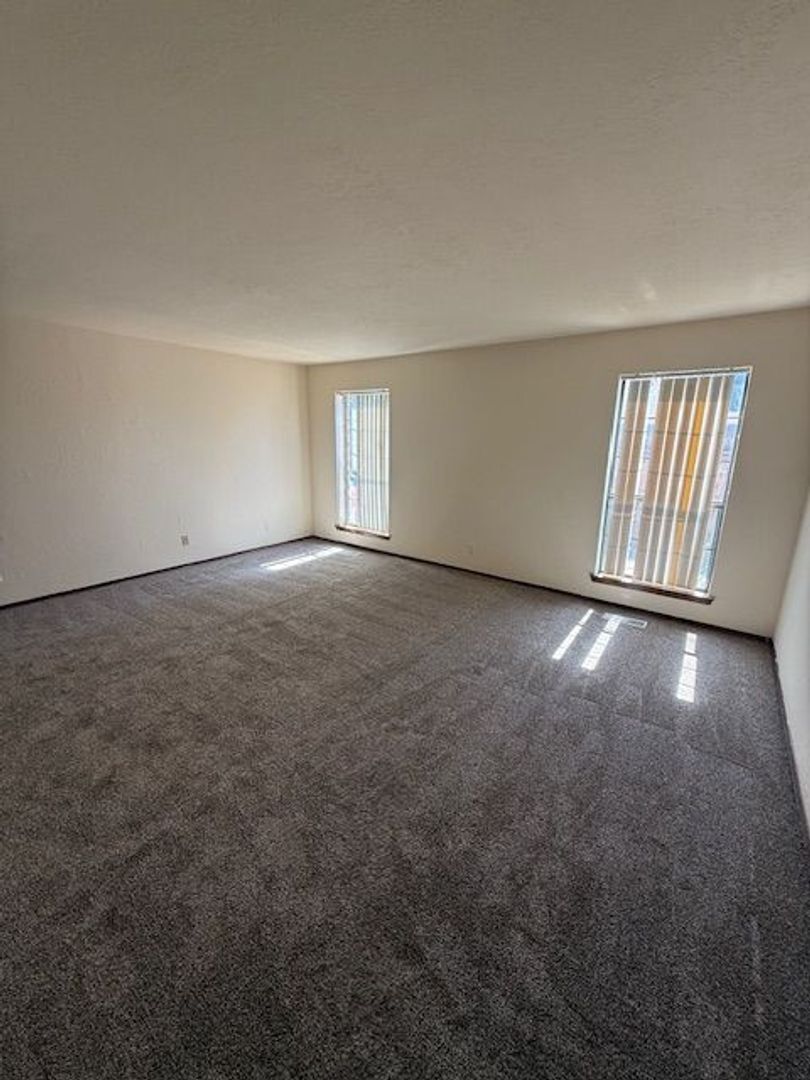23 Lakeshore Dr. NE - Albuquerque - New Mexico - 3 bed, 2.5 bath rental property
