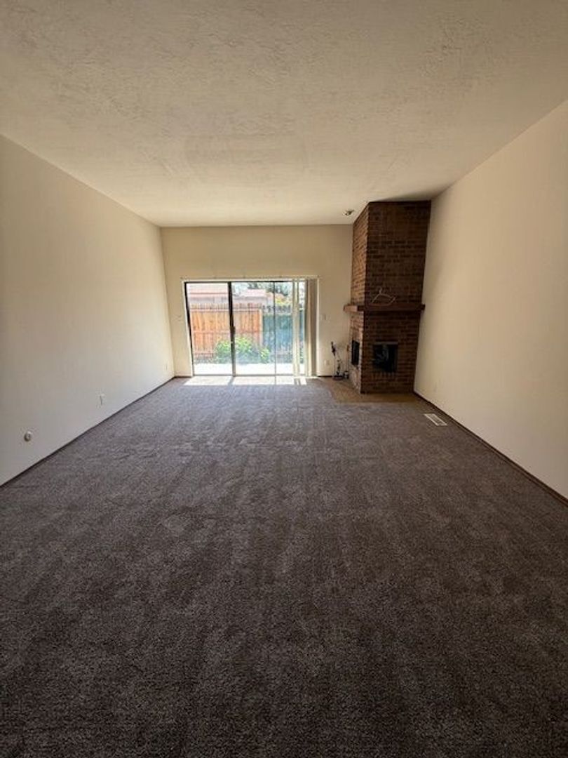 23 Lakeshore Dr. NE - Albuquerque - New Mexico - 3 bed, 2.5 bath rental property