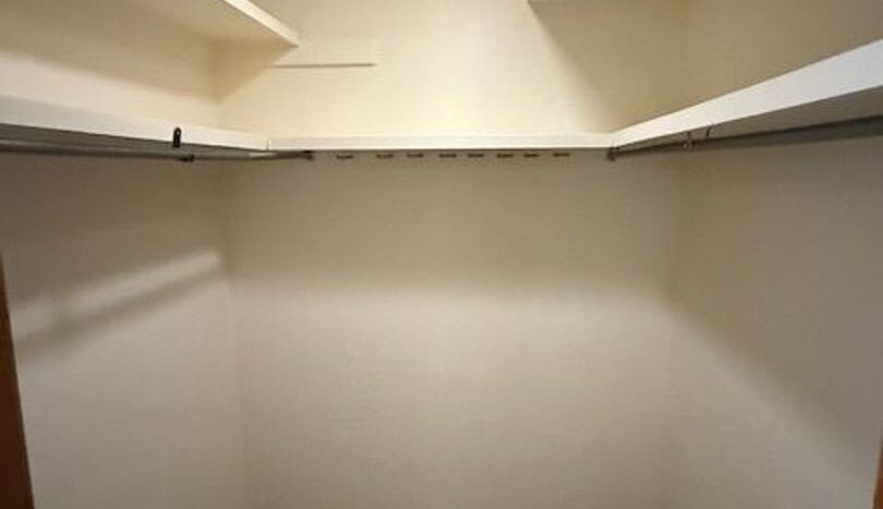 23 Lakeshore Dr. NE - Albuquerque - New Mexico - 3 bed, 2.5 bath rental property