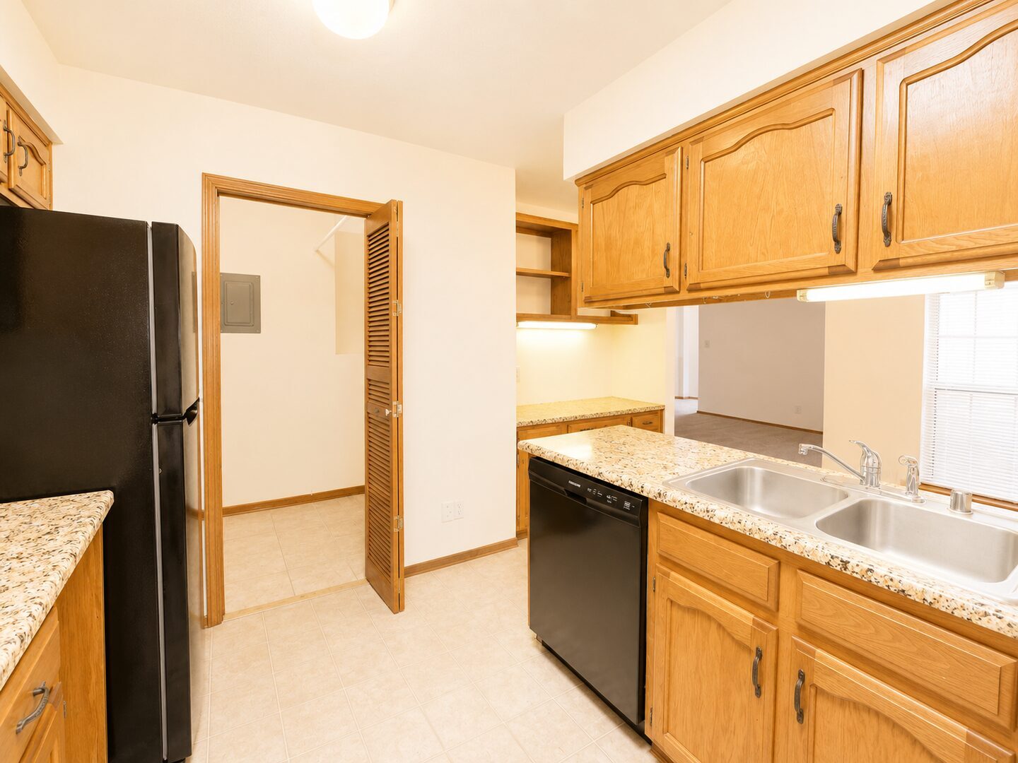 23 Lakeshore Dr. NE - Albuquerque - New Mexico - 3 bed, 2.5 bath rental property