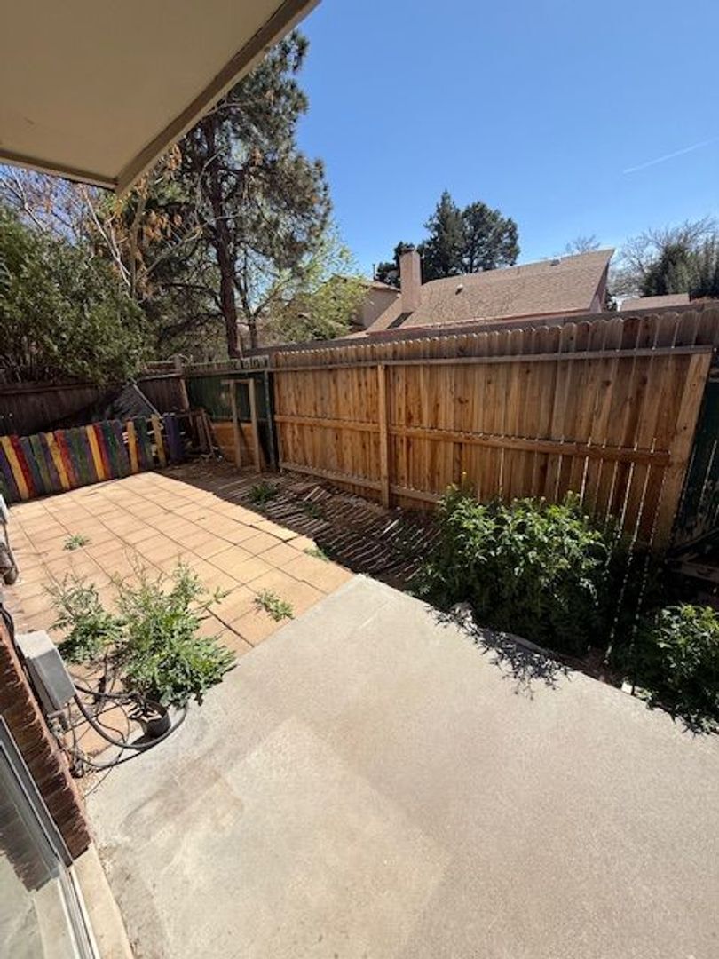 23 Lakeshore Dr. NE - Albuquerque - New Mexico - 3 bed, 2.5 bath rental property