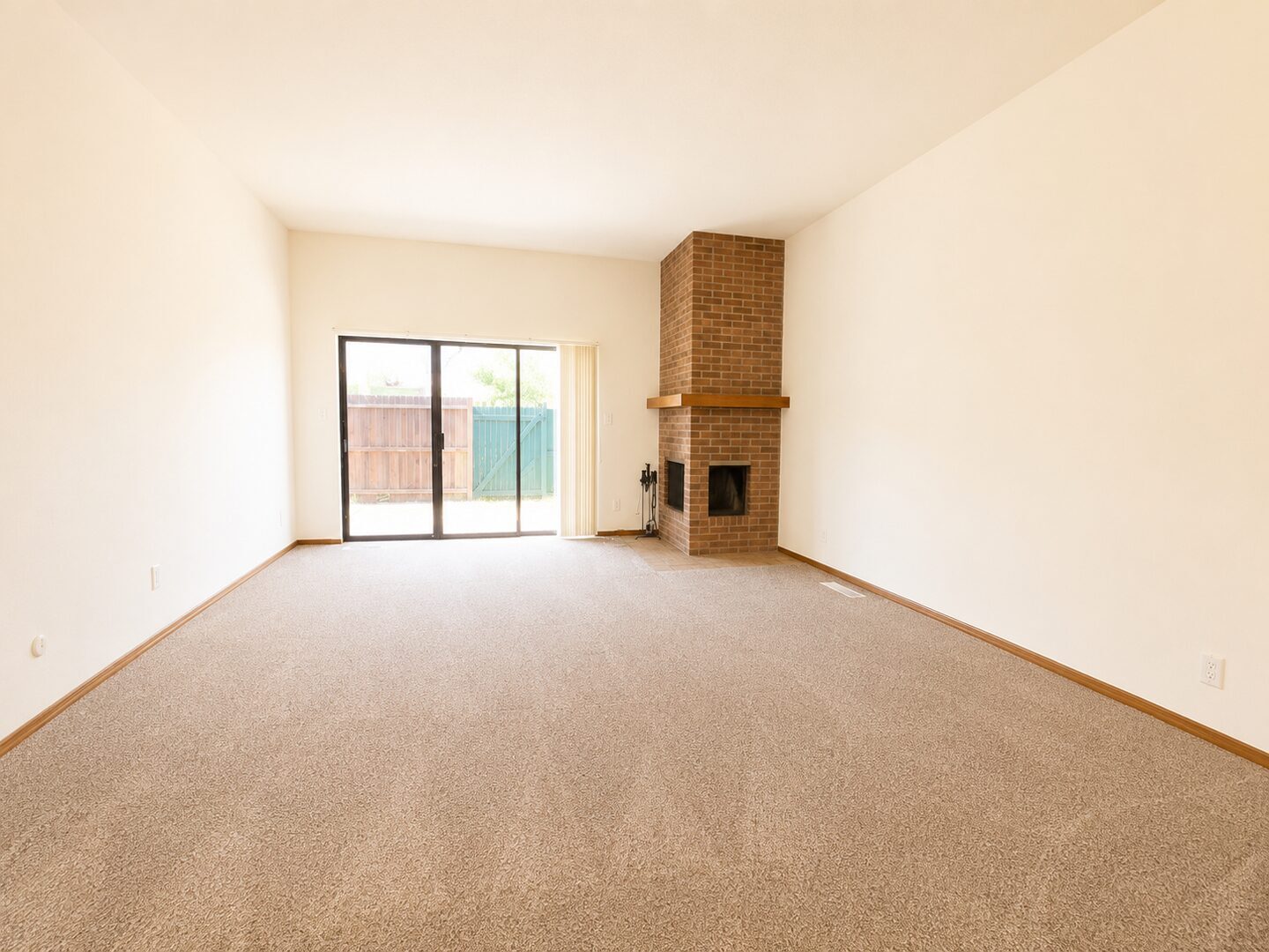 23 Lakeshore Dr. NE - Albuquerque - New Mexico - 3 bed, 2.5 bath rental property