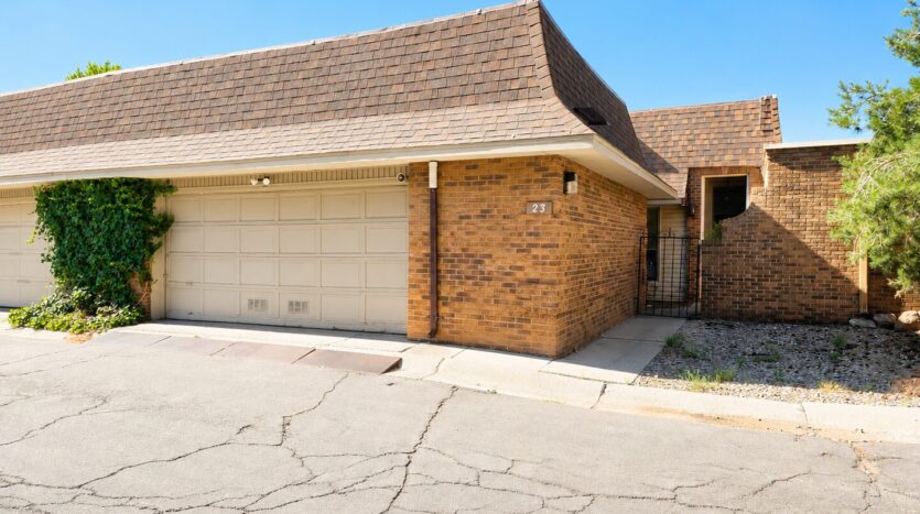 23 Lakeshore Dr. NE - Albuquerque - New Mexico - 3 bed, 2.5 bath rental property