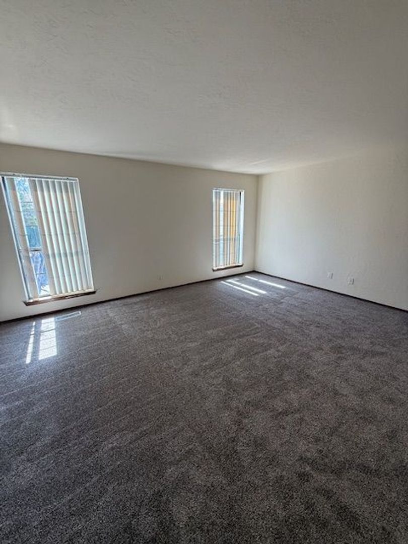23 Lakeshore Dr. NE - Albuquerque - New Mexico - 3 bed, 2.5 bath rental property