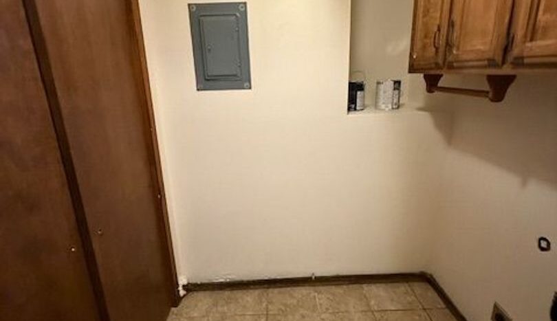 23 Lakeshore Dr. NE - Albuquerque - New Mexico - 3 bed, 2.5 bath rental property