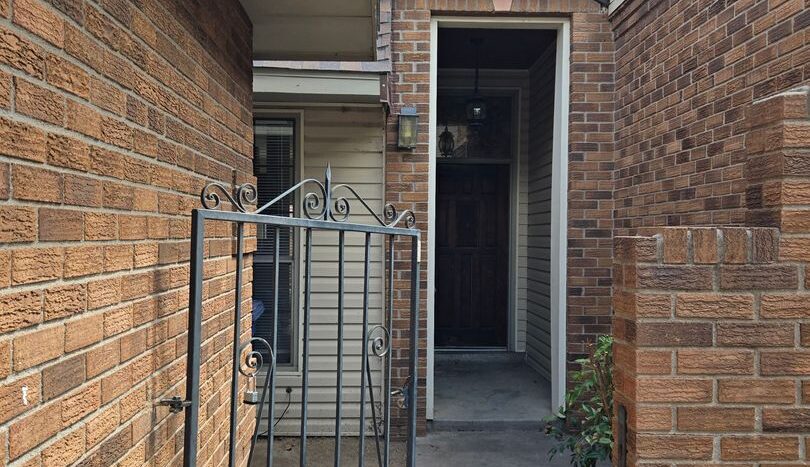 23 Lakeshore Dr. NE - Albuquerque - New Mexico - 3 bed, 2.5 bath rental property