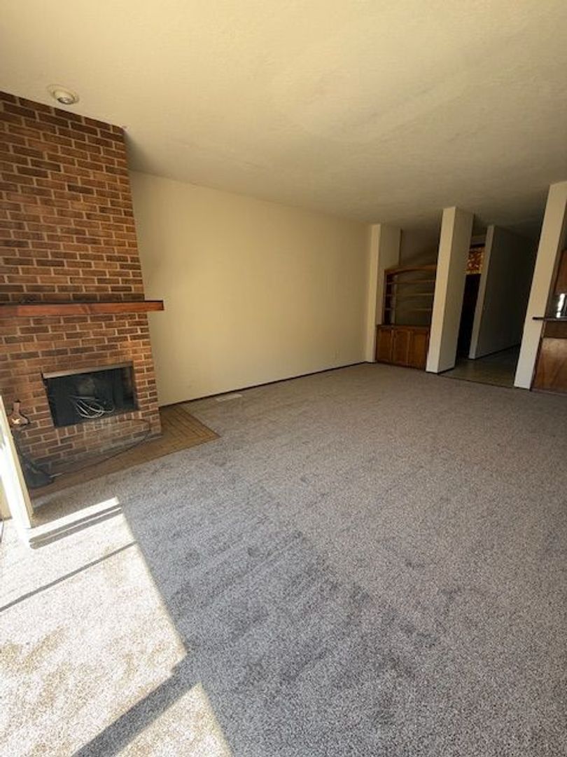 23 Lakeshore Dr. NE - Albuquerque - New Mexico - 3 bed, 2.5 bath rental property