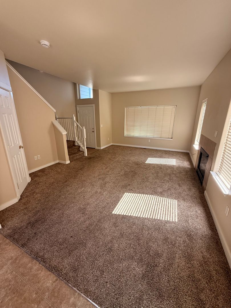 2507 - 2509 SW Cascade Mtn Ln - Redmond - Oregon - 3 bed, 2.5 bath rental property