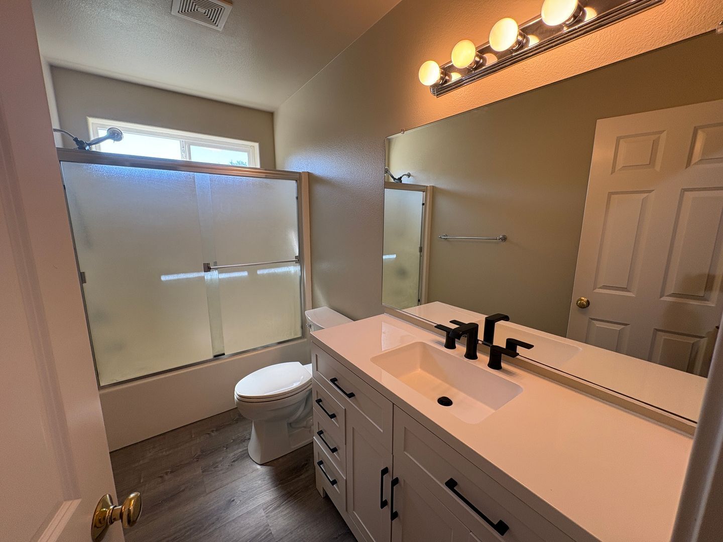 2507 - 2509 SW Cascade Mtn Ln - Redmond - Oregon - 3 bed, 2.5 bath rental property