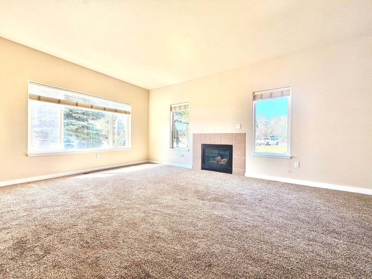 2507 - 2509 SW Cascade Mtn Ln - Redmond - Oregon - 3 bed, 2.5 bath rental property