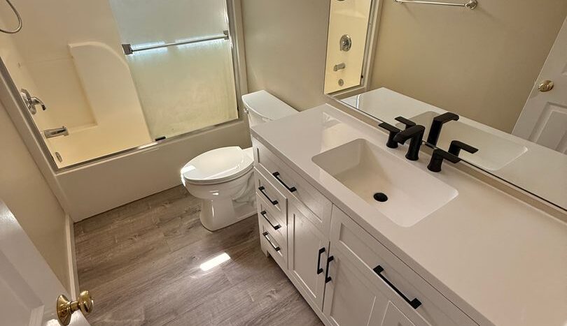 2507 - 2509 SW Cascade Mtn Ln - Redmond - Oregon - 3 bed, 2.5 bath rental property