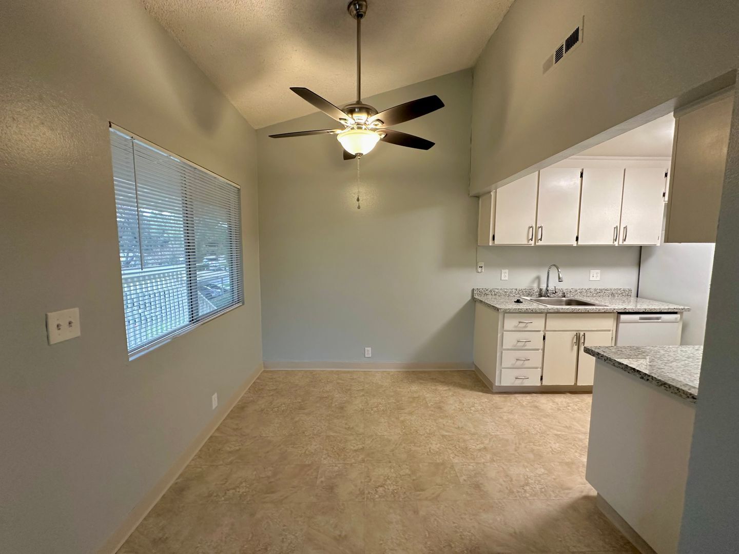 2800 Dover Ave - Fairfield - California - 2 bed, 1 bath rental property