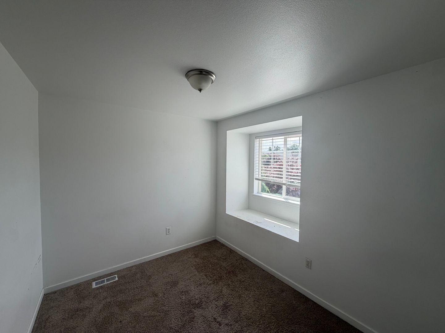 2809 186th St E - Tacoma - Washington - 3 bed, 3 bath rental property