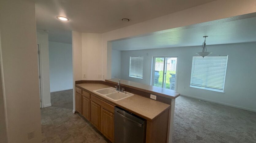 2809 186th St E - Tacoma - Washington - 3 bed, 3 bath rental property