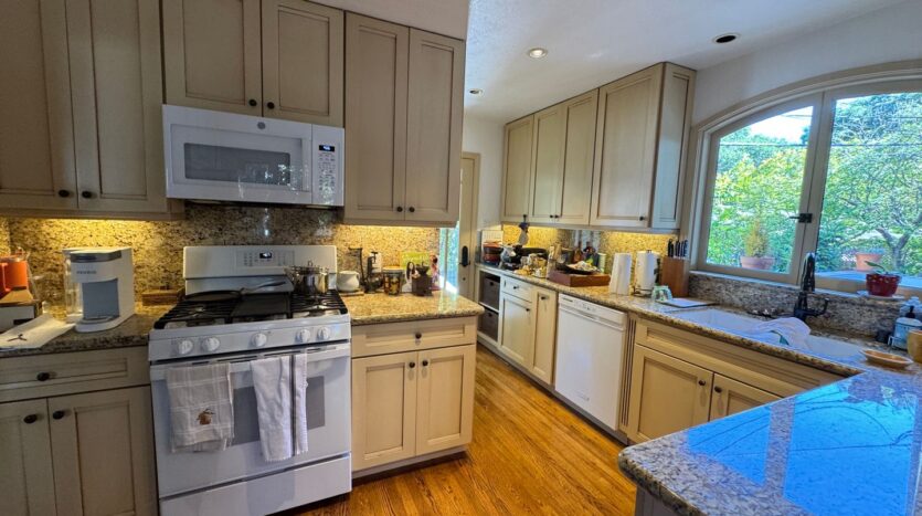 2856 Lincoln Ave - Alameda - California - 3 bed, 2 bath rental property