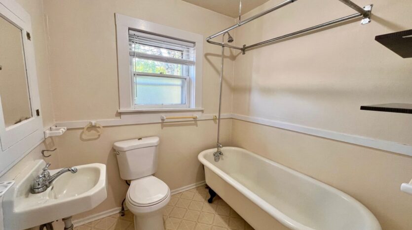 2916 SE 17th Avenue - Portland - Oregon - 2 bed, 2 bath rental property