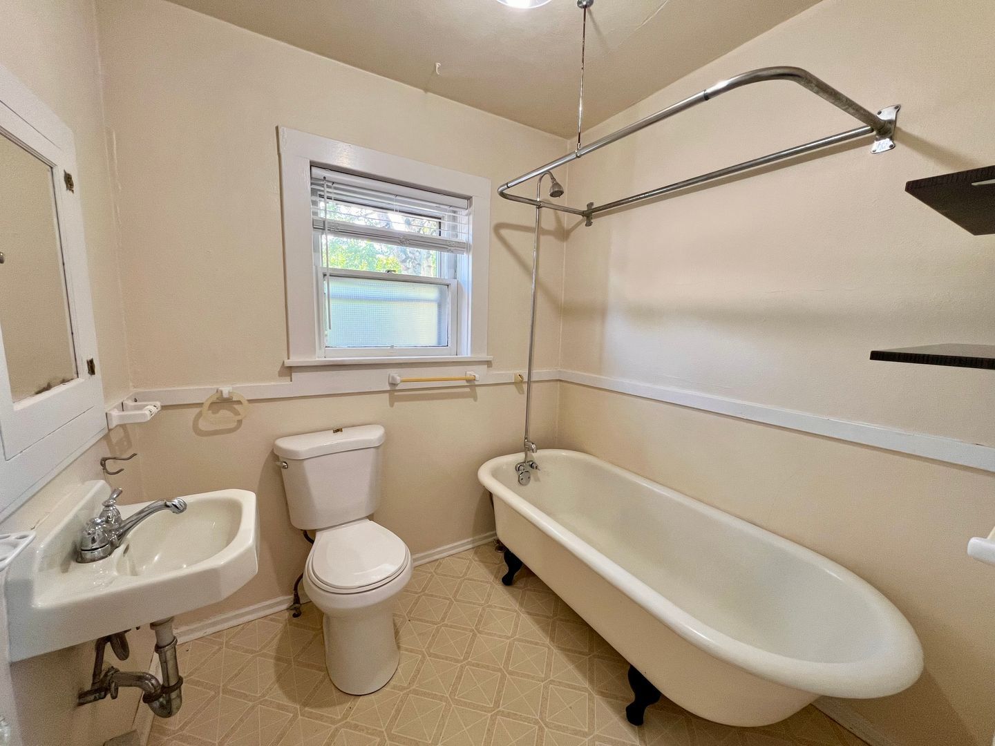 2916 SE 17th Avenue - Portland - Oregon - 2 bed, 2 bath rental property