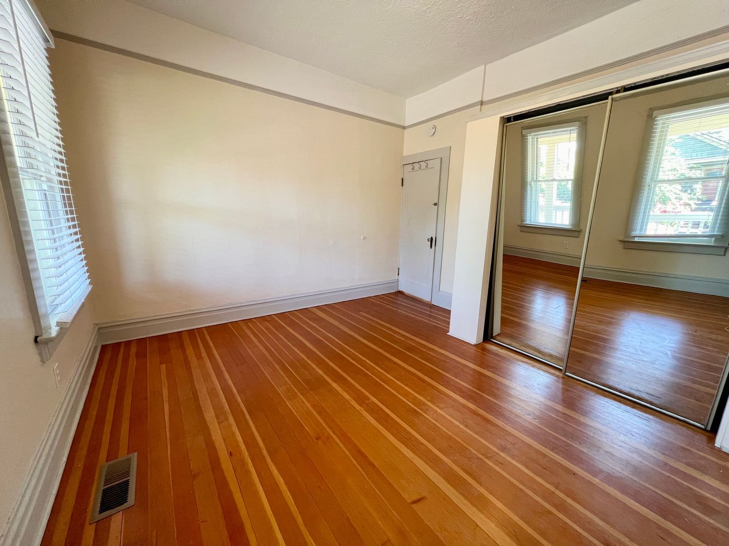 2916 SE 17th Avenue - Portland - Oregon - 2 bed, 2 bath rental property