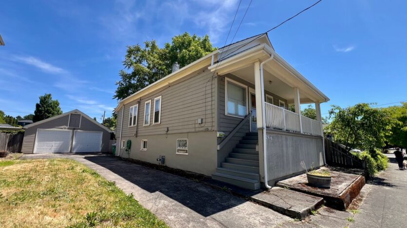 2916 SE 17th Avenue - Portland - Oregon - 2 bed, 2 bath rental property