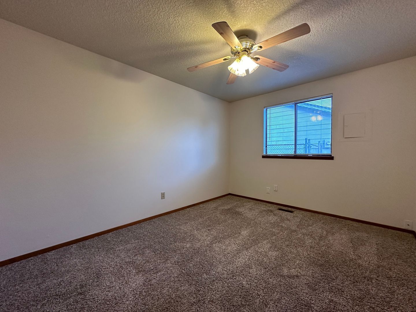 3417 SE 11th St. - Gresham - Oregon - 2 bed, 1 bath rental property