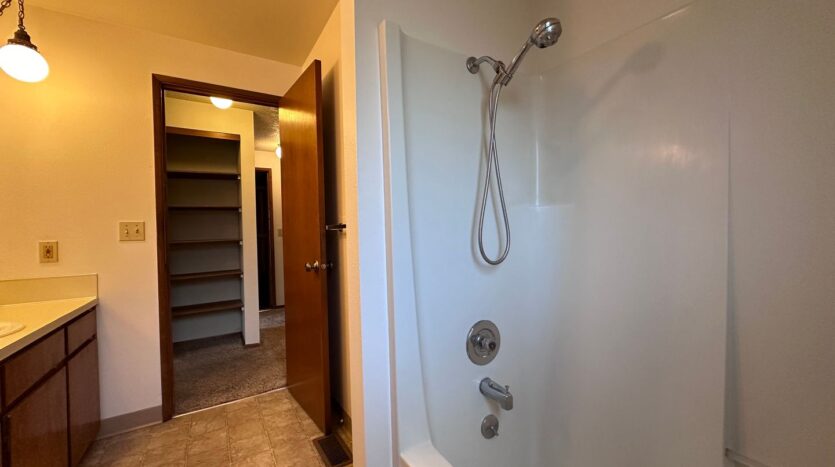 3417 SE 11th St. - Gresham - Oregon - 2 bed, 1 bath rental property