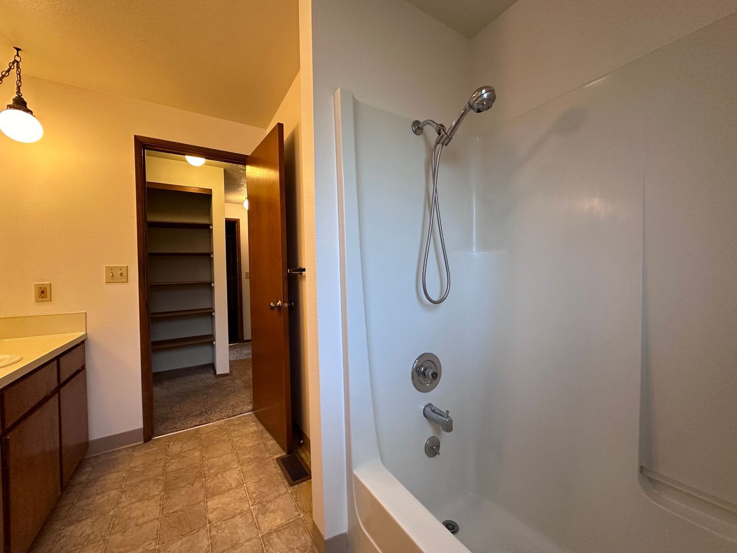 3417 SE 11th St. - Gresham - Oregon - 2 bed, 1 bath rental property