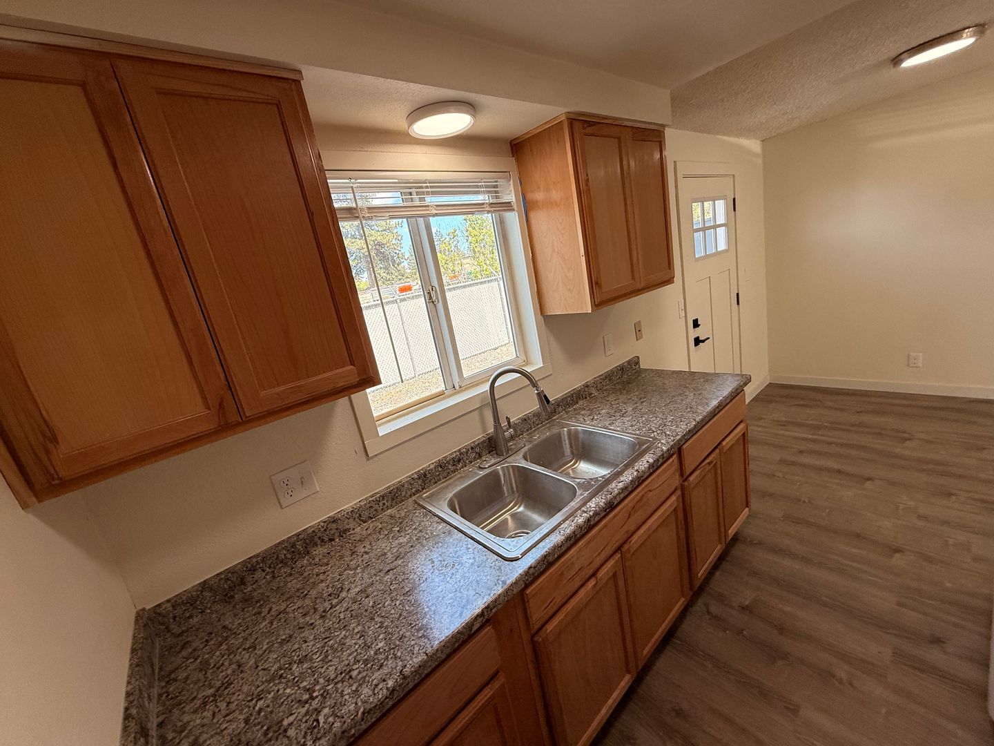 360 SE Railroad St -6 - Bend - Oregon - 2 bed, 1 bath rental property