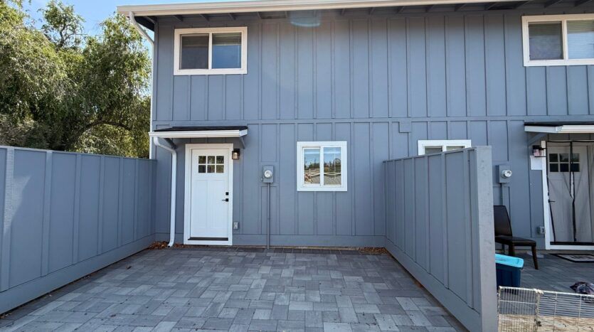 360 SE Railroad St -6 - Bend - Oregon - 2 bed, 1 bath rental property
