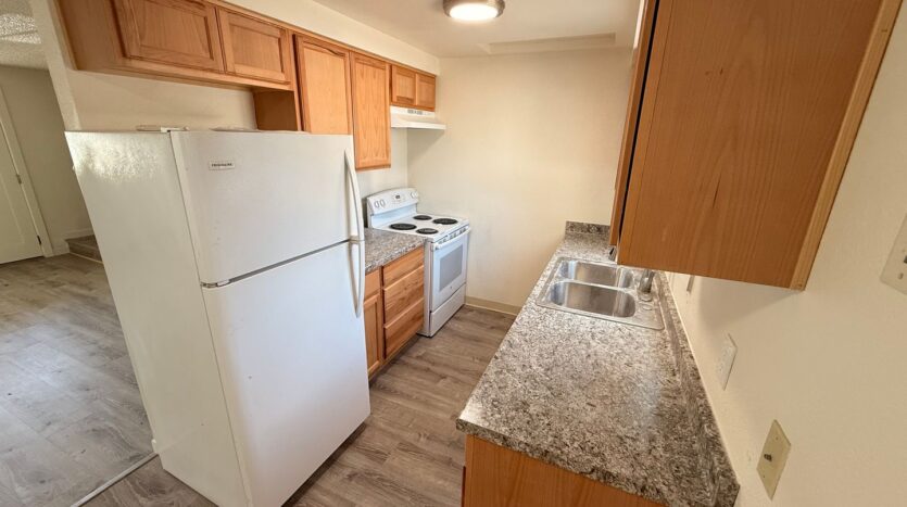 360 SE Railroad St -6 - Bend - Oregon - 2 bed, 1 bath rental property