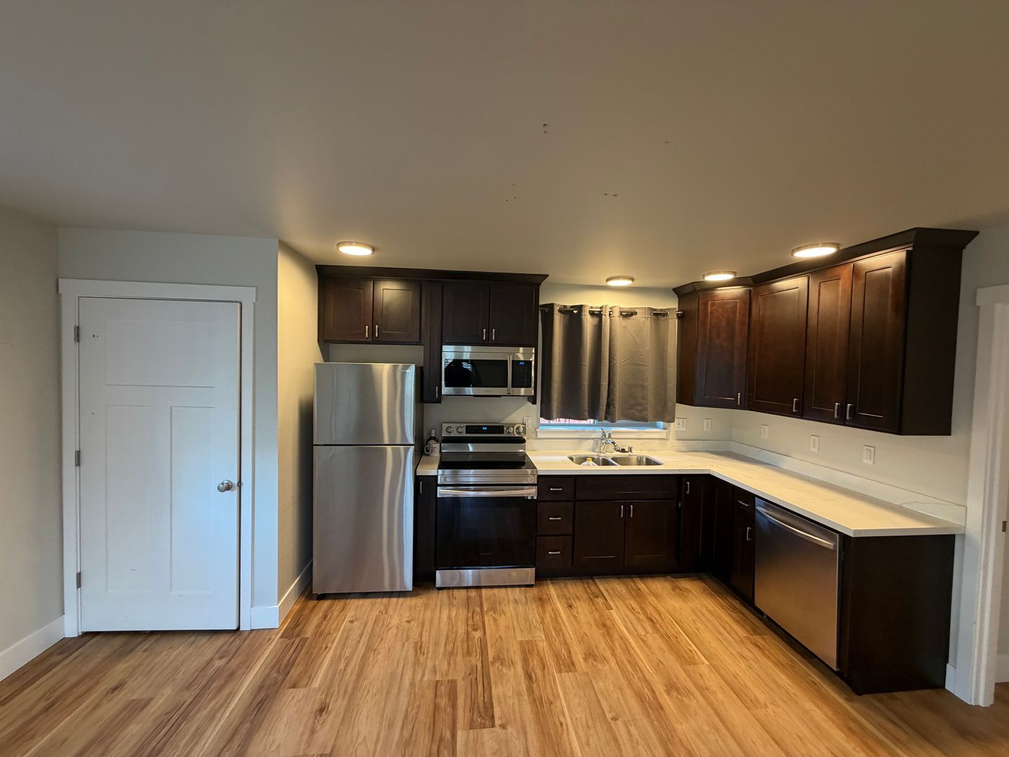 3637 S Ainsworth Ave - Tacoma - Washington - 2 bed, 2 bath rental property