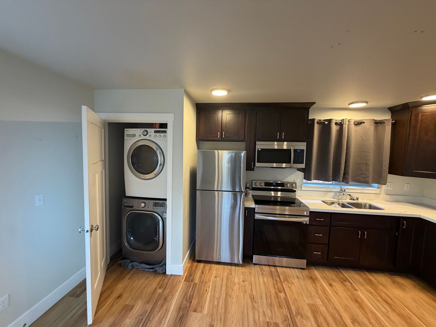 3637 S Ainsworth Ave - Tacoma - Washington - 2 bed, 2 bath rental property
