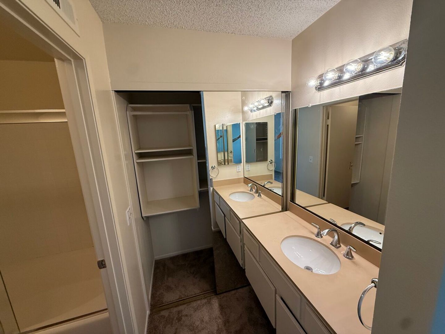 3651 Caminito Carmel Landing - San Diego - California - 3 bed, 2.5 bath rental property