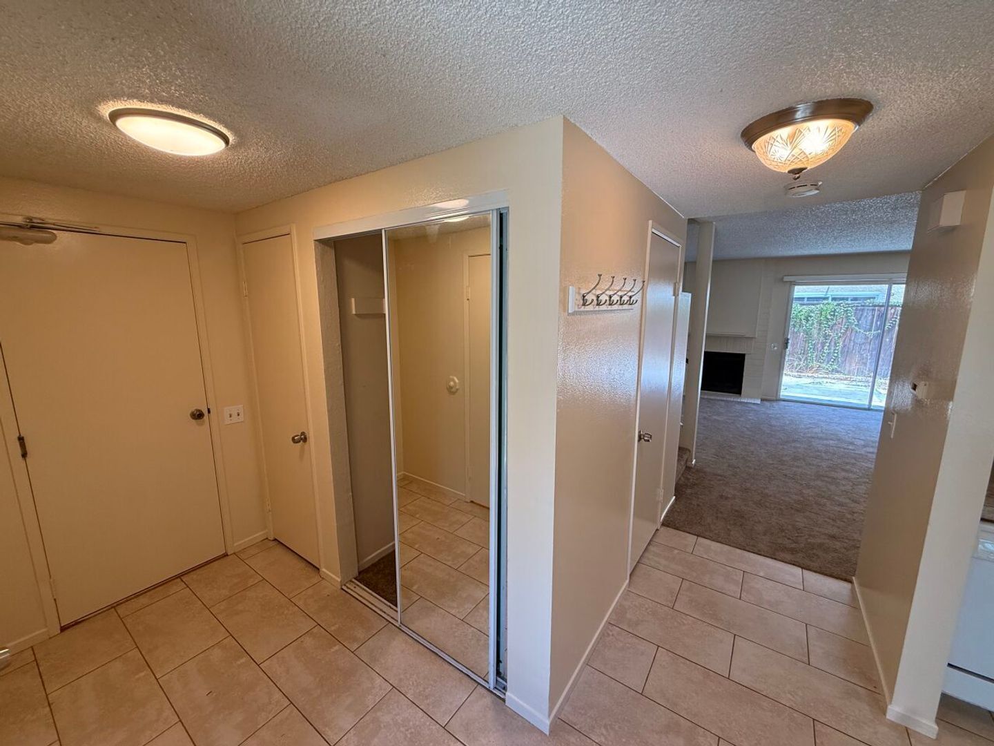 3651 Caminito Carmel Landing - San Diego - California - 3 bed, 2.5 bath rental property