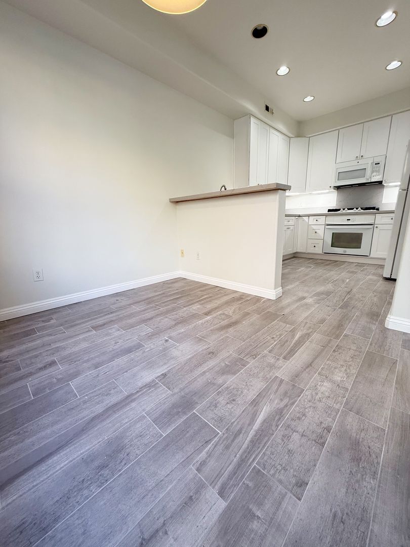 3674 Ruette De Ville - San Diego - California - 3 bed, 2.5 bath rental property