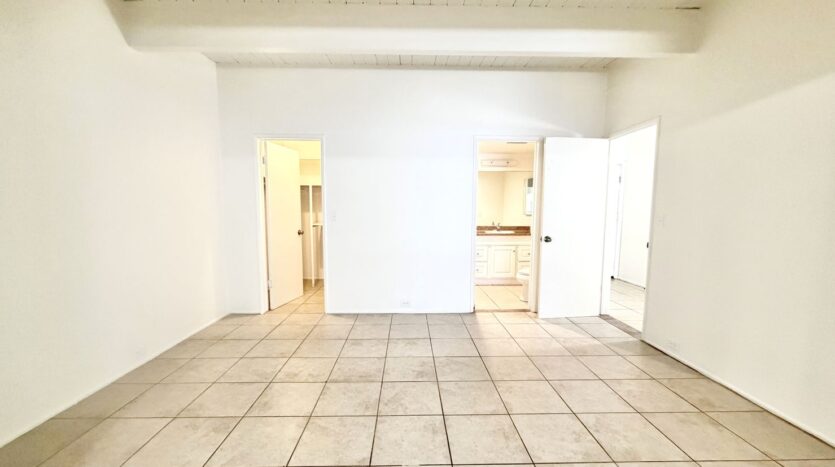 3737 East Calle De Carlos - Unit 4  - Palm Springs - California - 1 bath rental property