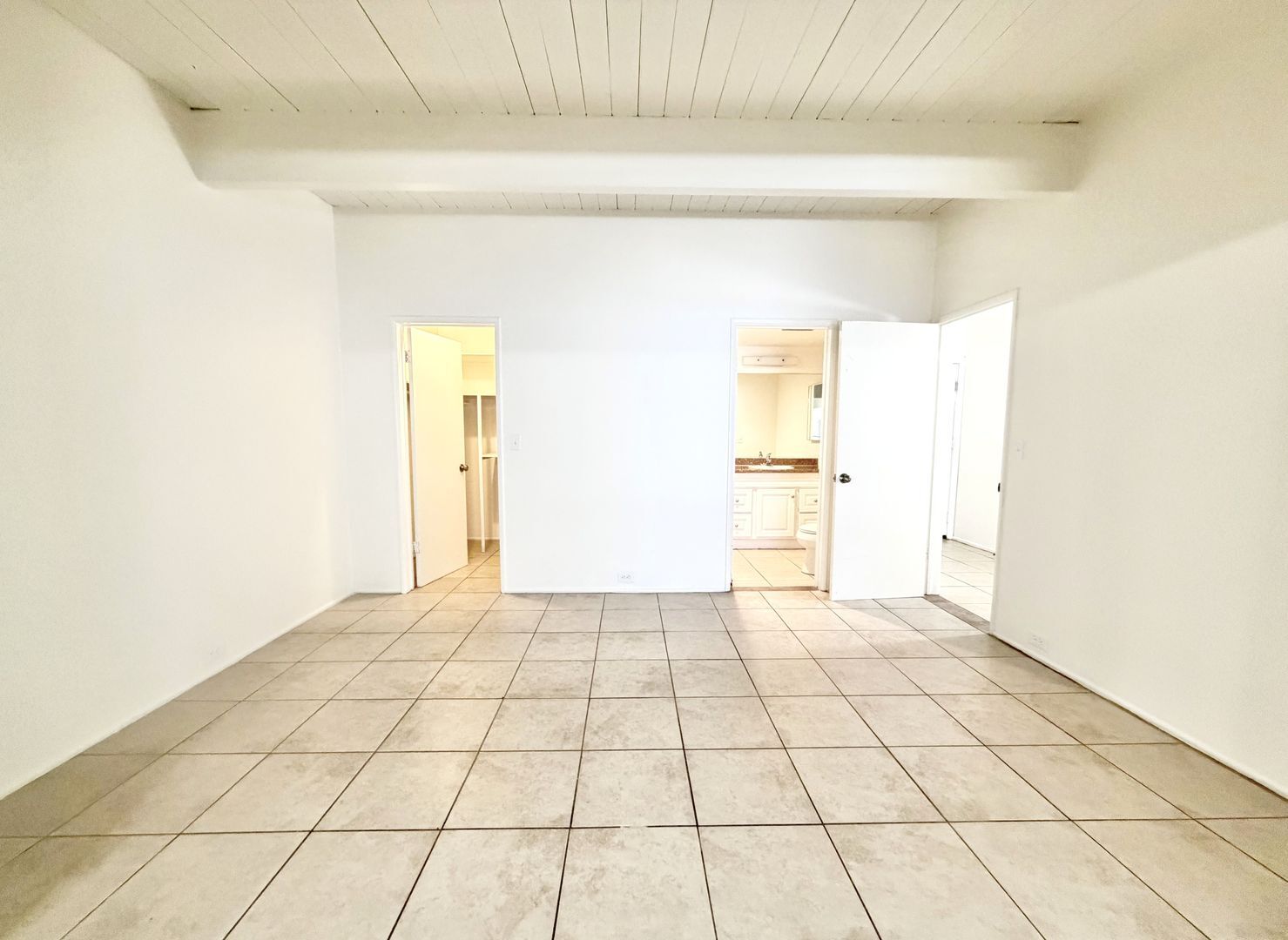 3737 East Calle De Carlos - Unit 4  - Palm Springs - California - 1 bath rental property