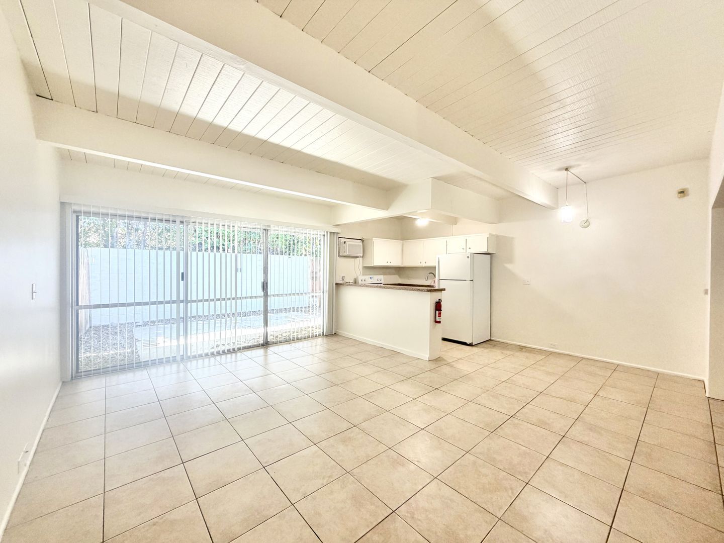 3737 East Calle De Carlos - Unit 4  - Palm Springs - California - 1 bath rental property