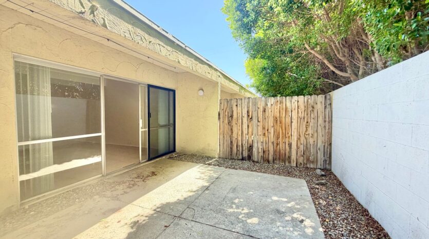 3737 East Calle De Carlos - Unit 4  - Palm Springs - California - 1 bath rental property