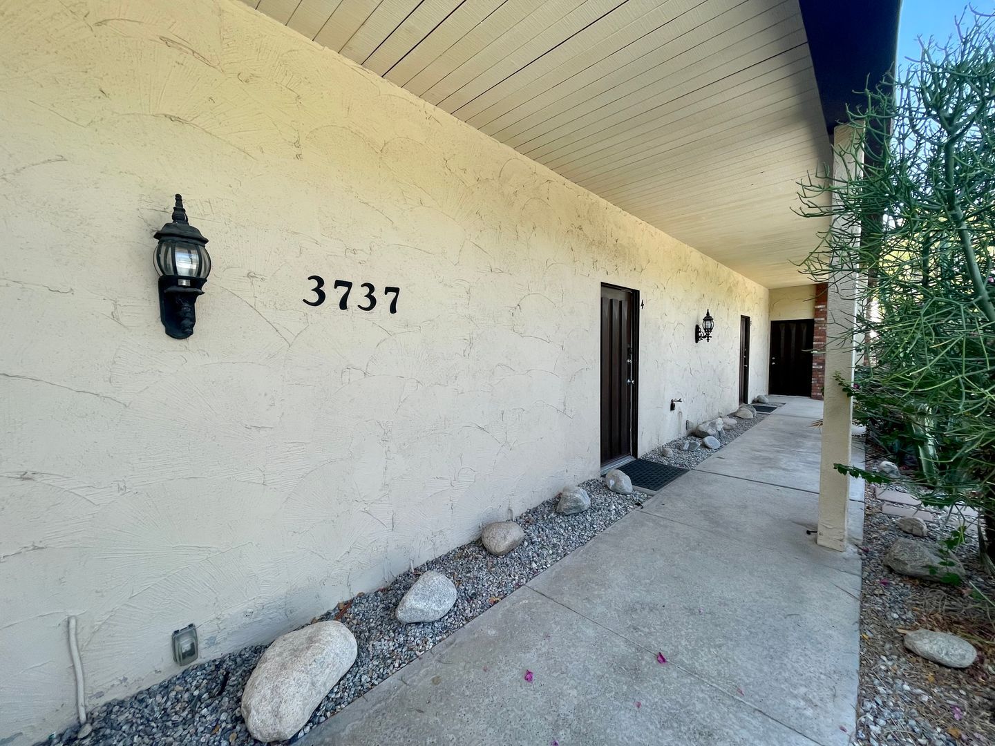 3737 East Calle De Carlos - Unit 4  - Palm Springs - California - 1 bath rental property