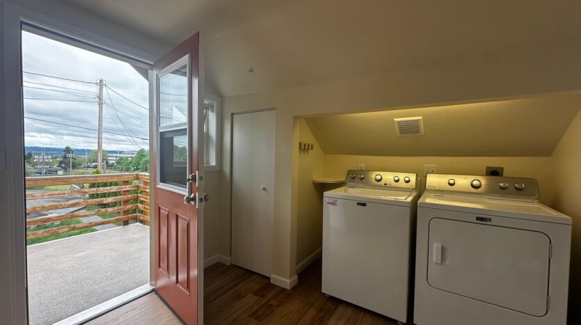 3827 Wetmore Ave - Everett - Washington - 1 bed, 1 bath rental property