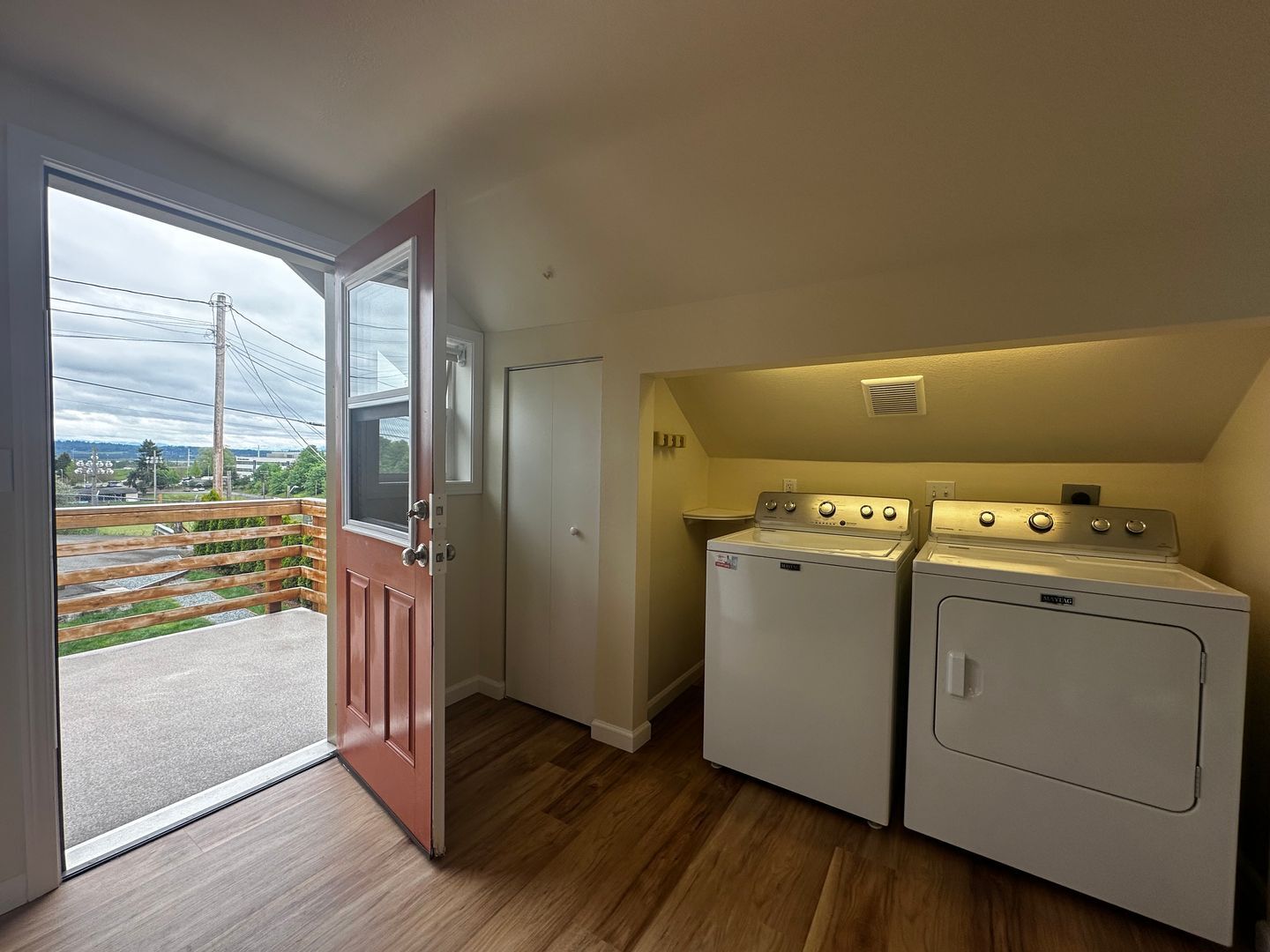 3827 Wetmore Ave - Everett - Washington - 1 bed, 1 bath rental property