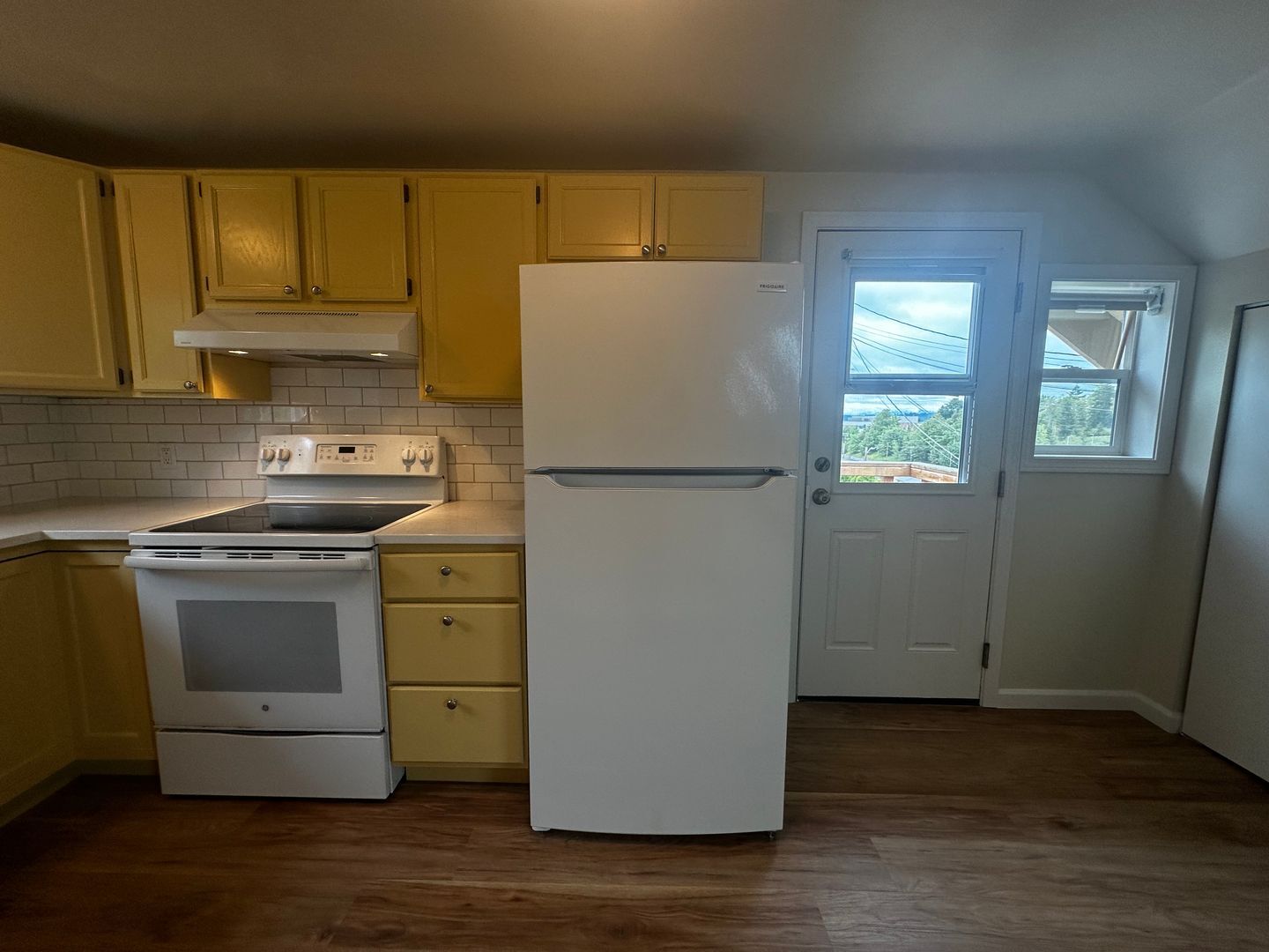 3827 Wetmore Ave - Everett - Washington - 1 bed, 1 bath rental property