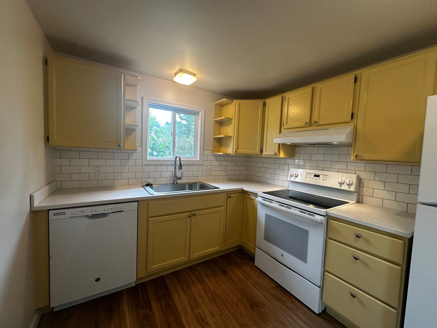 3827 Wetmore Ave - Everett - Washington - 1 bed, 1 bath rental property