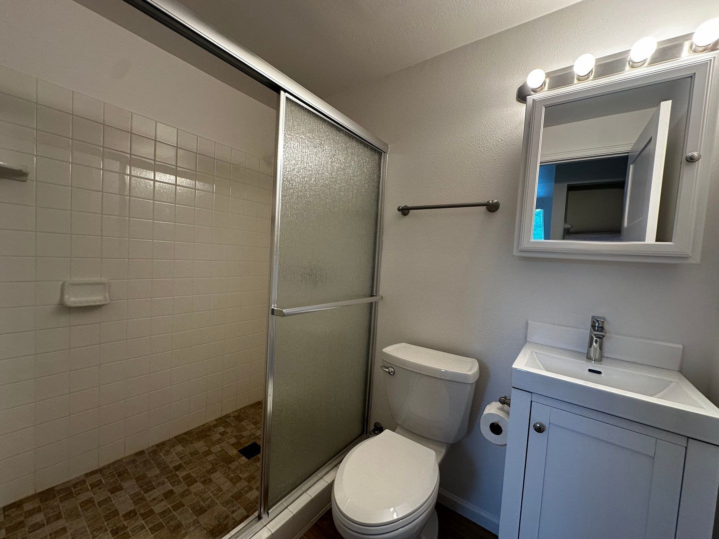 3827 Wetmore Ave - Everett - Washington - 1 bed, 1 bath rental property