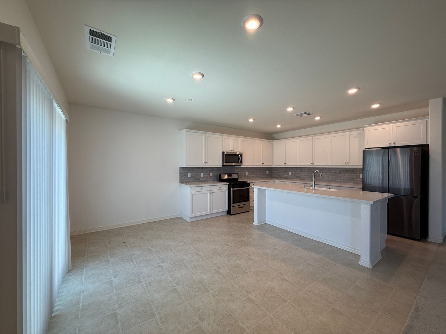 3918 Westbrook Ave - Rosamond - California - 4 bed, 3 bath rental property