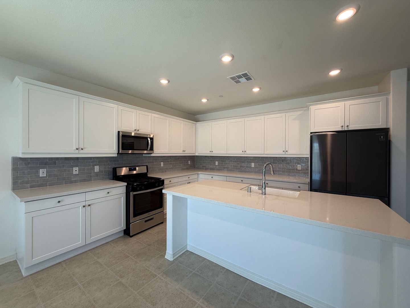 3918 Westbrook Ave - Rosamond - California - 4 bed, 3 bath rental property
