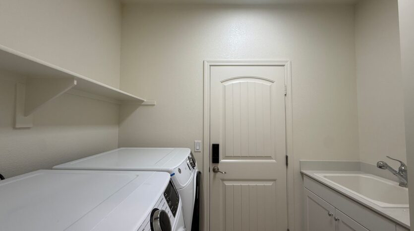 3918 Westbrook Ave - Rosamond - California - 4 bed, 3 bath rental property